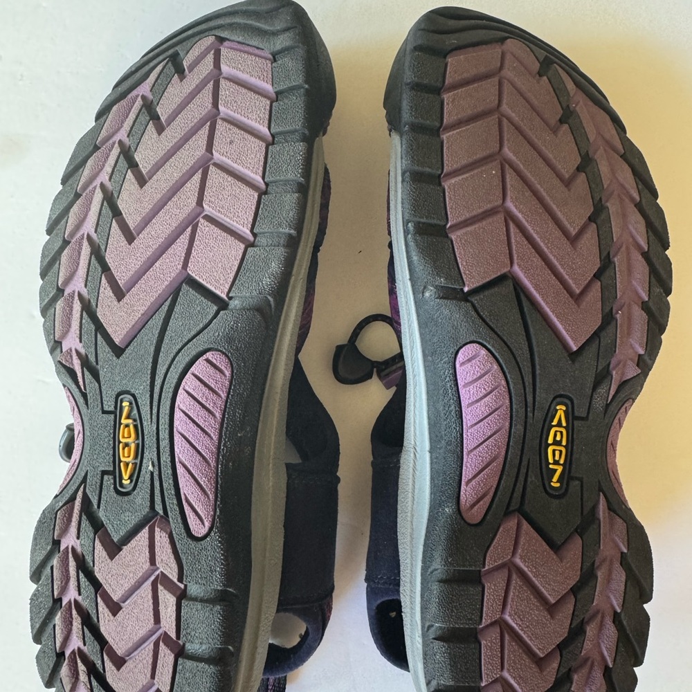 Purple and Black Keen Hiking Sandals women’s 8 - Picture 3 of 4